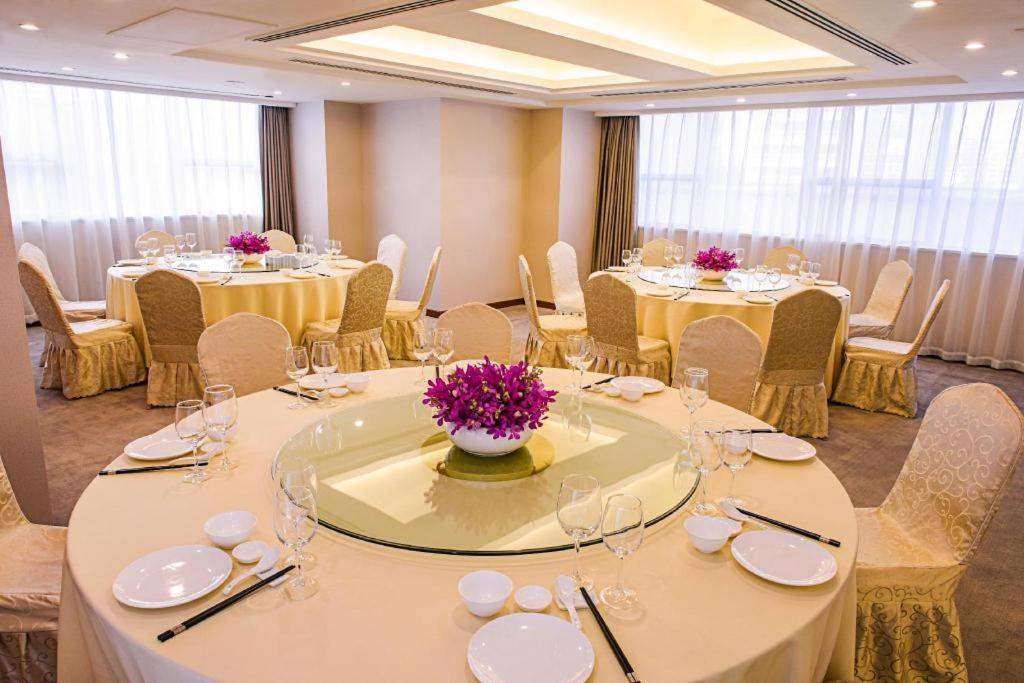 Deacon House Wuxi Hotel Уси Екстериор снимка